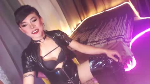 MISS ANNA online show from December 4, 2:00 am