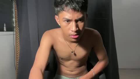 ur_fuckerbttm online show from September 17, 7:17 pm