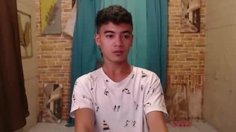 ur_naughtyboy_raphael online show from September 13, 9:34 am