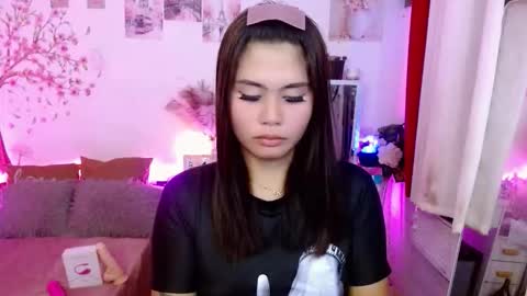 HelloIm  Girly online show from May 19, 2:29 am