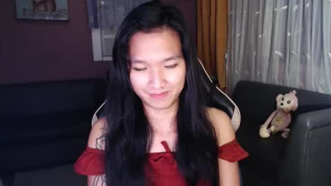 NEWRA  ALLISON online show from December 20, 10:39 pm