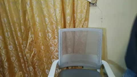 Alvie online show from April 14, 5:38 pm