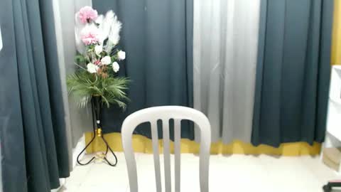 urasiancumgirl_ online show from May 28, 6:44 am