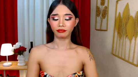 Snapshot of urcaptivatingmaria chatting on October 23, 6:09 pm UrCaptivatingMaria online show from October 23, 6:09 pm