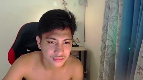 Snapshot of urcuteguy_jhonx chatting on October 10, 4:46 pm Dannie online show from October 10, 4:46 pm