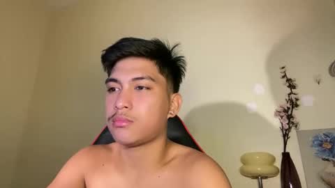 Snapshot of urcuteguy_jhonx chatting on October 18, 9:46 am Dannie online show from October 18, 9:46 am