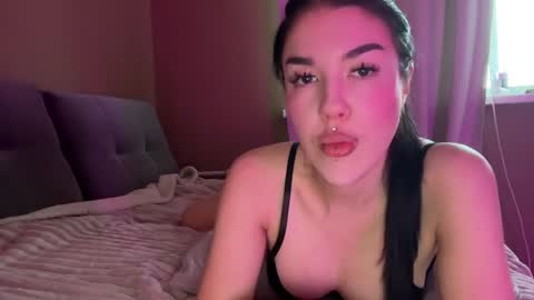 Snapshot of urdevilbaby chatting on February 2, 6:25 am Margo online show from February 2, 6:25 am