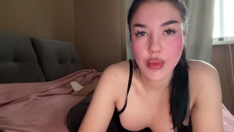 Snapshot of urdevilbaby chatting on February 8, 6:43 am Margo online show from February 8, 6:43 am