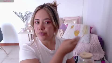 Mia Miller online show from February 13, 8:45 pm