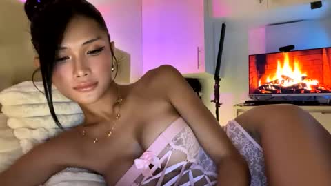 Vivi online show from March 8, 6:01 pm