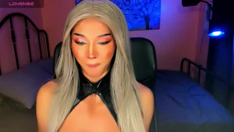 My bella 3 online show from December 15, 8:32 am