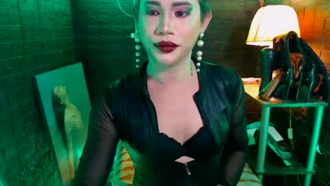 queen norelle online show from February 7, 6:13 pm