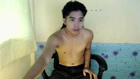 urhot_jeremyxx online show from July 7, 1:07 am