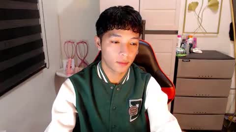 Ethan online show from April 19, 4:08 pm