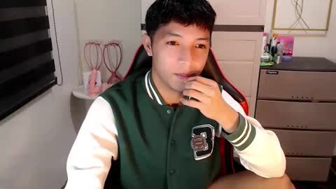 Ethan online show from April 13, 6:01 pm