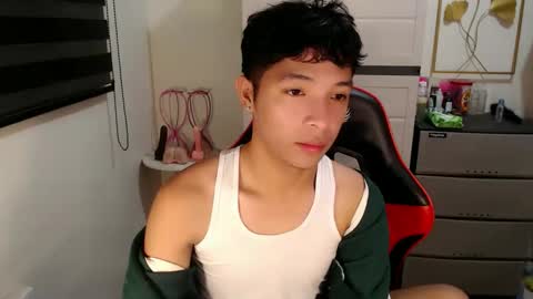 Ethan online show from May 18, 10:27 pm