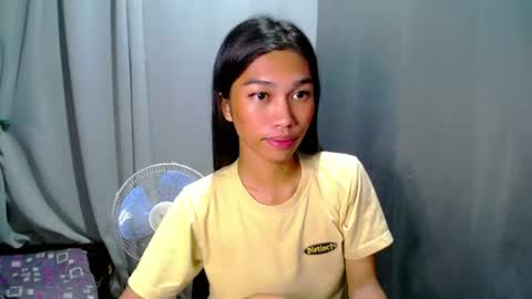 urloverjasmine_xx online show from June 21, 3:40 pm