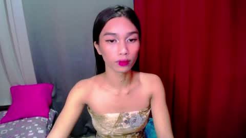 urloverjasmine_xx online show from July 14, 4:28 am