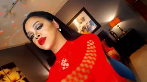 UrMajestyTyra online show from December 23, 1:23 am