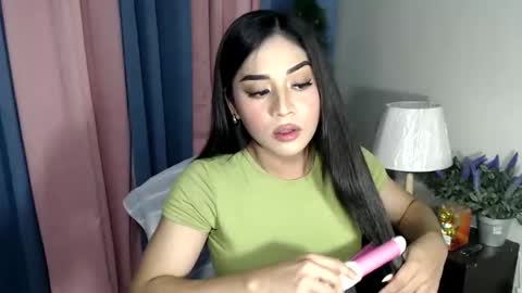 Snapshot of urseductive_calixx chatting on October 17, 5:17 pm JUST CALL ME CALI online show from October 17, 5:17 pm