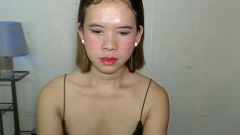 hello your sweetgirl thallea  online show from February 12, 2:56 am