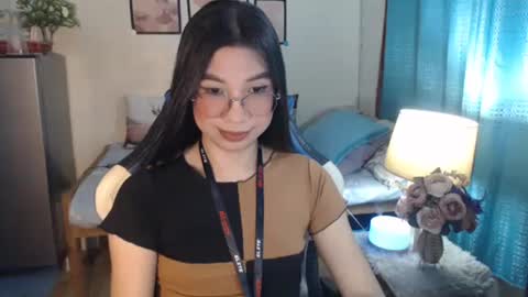 Snapshot of urwetasianprincessxx chatting on February 19, 6:33 am Ashley Kate Mateo Gray online show from February 19, 6:33 am