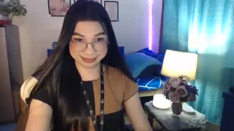 Snapshot of urwetasianprincessxx chatting on December 20, 10:27 am Ashley Kate Mateo Gray online show from December 20, 10:27 am