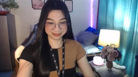 Snapshot of urwetasianprincessxx chatting on December 4, 2:20 pm Ashley Kate Mateo Gray online show from December 4, 2:20 pm