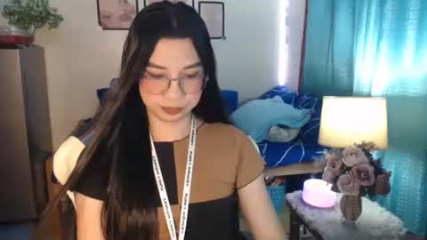 Snapshot of urwetasianprincessxx chatting on January 7, 10:55 am Ashley Kate Mateo Gray online show from January 7, 10:55 am