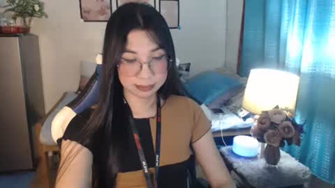 Snapshot of urwetasianprincessxx chatting on February 27, 11:28 am Ashley Kate Mateo Gray online show from February 27, 11:28 am