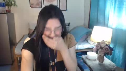 Snapshot of urwetasianprincessxx chatting on February 19, 2:11 pm Ashley Kate Mateo Gray online show from February 19, 2:11 pm