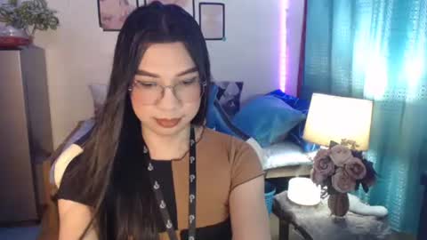 Snapshot of urwetasianprincessxx chatting on December 6, 11:28 am Ashley Kate Mateo Gray online show from December 6, 11:28 am