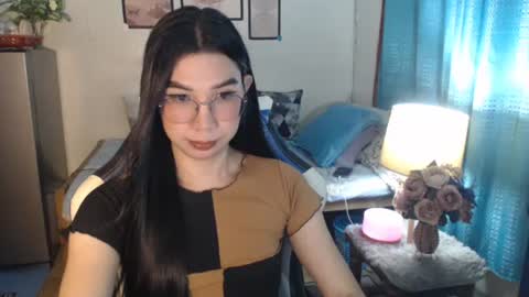 Snapshot of urwetasianprincessxx chatting on March 4, 10:24 am Ashley Kate Mateo Gray online show from March 4, 10:24 am