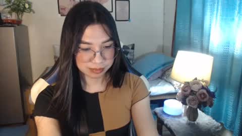Snapshot of urwetasianprincessxx chatting on February 21, 12:06 pm Ashley Kate Mateo Gray online show from February 21, 12:06 pm