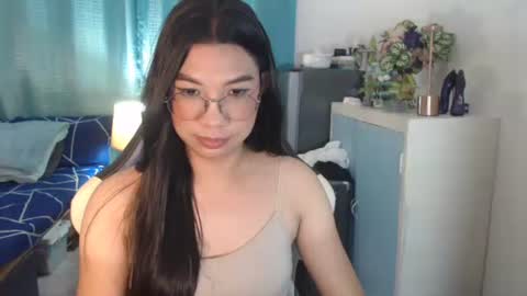 Snapshot of urwetasianprincessxx chatting on October 6, 10:44 am Ashley Kate Mateo Gray online show from October 6, 10:44 am