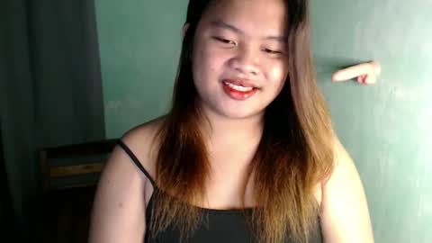 Snapshot of urwifematerial69_ chatting on December 2, 5:43 pm Bella Miles Olivia online show from December 2, 5:43 pm
