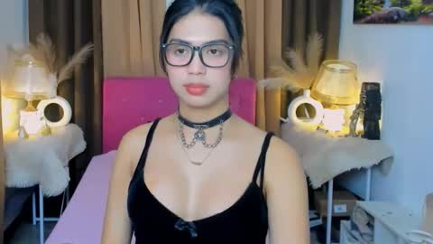 urwildest_margaret online show from December 4, 9:14 pm