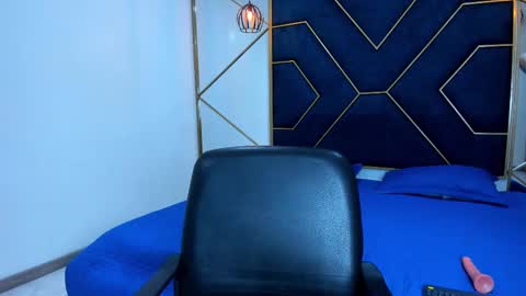 uryukim_ online show from March 12, 5:07 pm