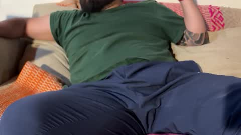 user1990jr online show from December 20, 1:23 am