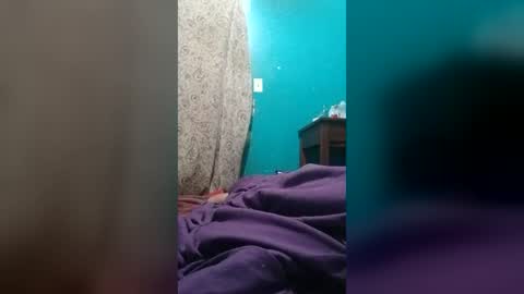 user7373738 online show from July 6, 9:06 am