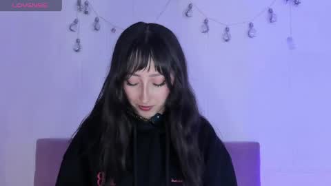 v1cky_ online show from May 26, 1:12 am