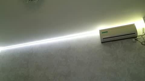 Mia online show from March 4, 7:27 am