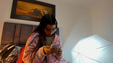 Vahiolet smith online show from February 24, 3:31 am