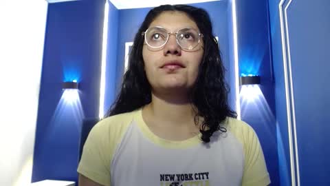 Snapshot of vainilla_cam chatting on October 22, 2:15 am Vainilla online show from October 22, 2:15 am