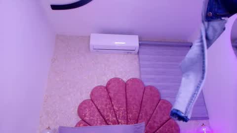 Vaiolet colls online show from February 23, 12:07 pm