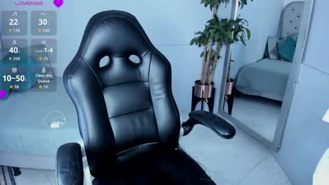 Vaioleth online show from May 2, 2:56 pm