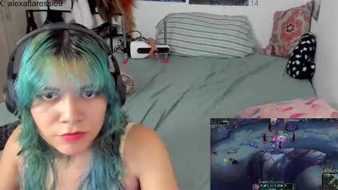 Vaiolet1314 online show from December 17, 12:39 am