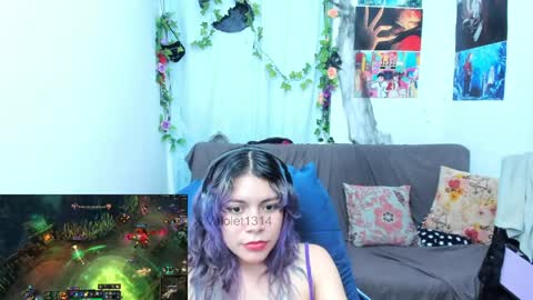 Vaiolet1314 online show from April 2, 3:25 am