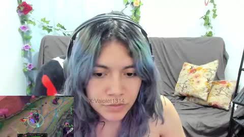 Vaiolet1314 online show from February 17, 6:01 am