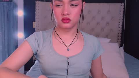 Snapshot of valen_thompson chatting on January 15, 11:51 pm IG-valen mendoza99  twitter valenthompson99 online show from January 15, 11:51 pm